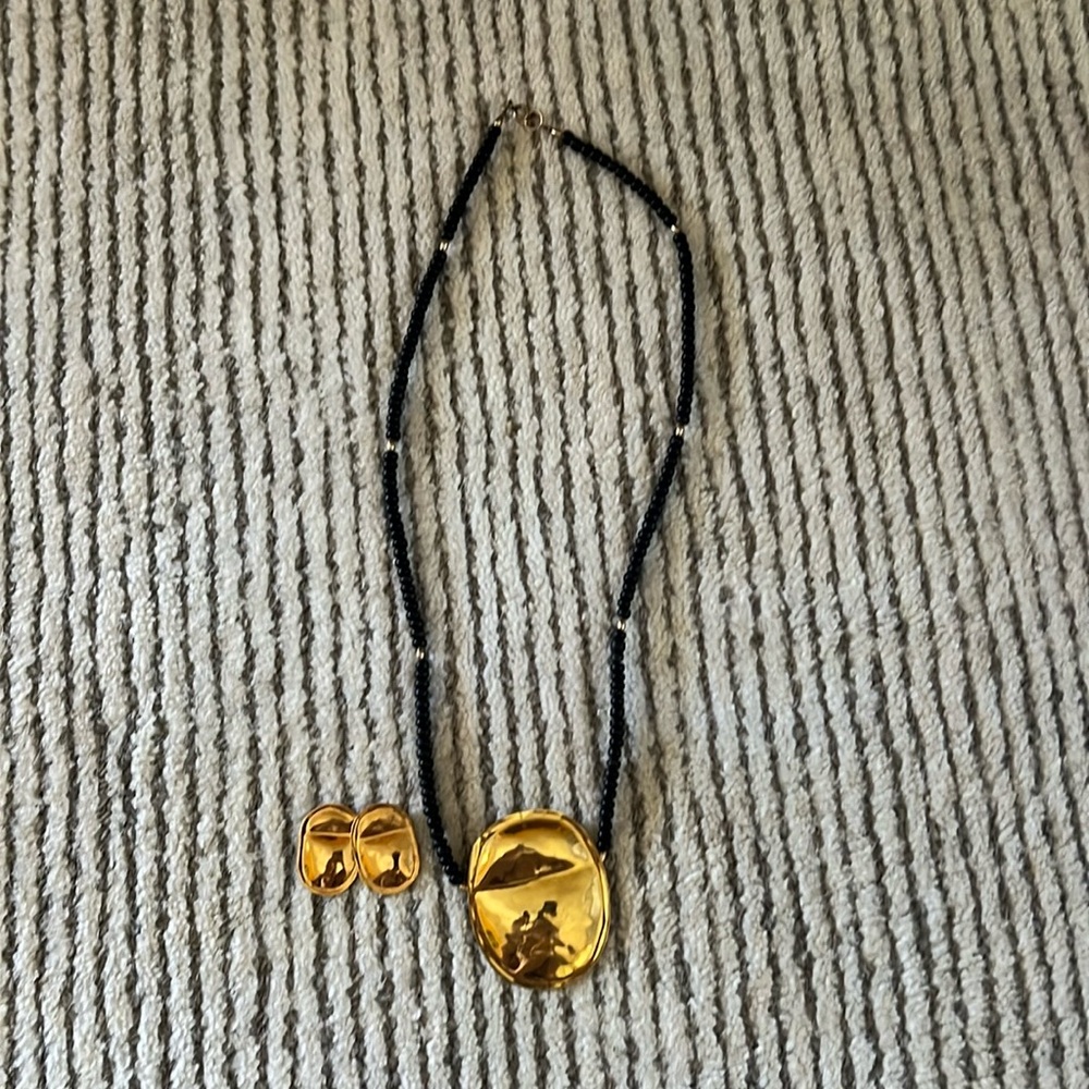 Carlton Ridge Necklace and Earrings